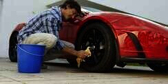 6 Cara Membersihkan Bodi Mobil Sesuai dengan Nodanya