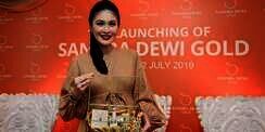 Melihat 'Pabrik Uang' Sandra Dewi