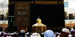 Doa Saat Ada di Multazam, Tempat Mustajab di Kabah