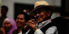 Wajah Menggemaskan BJ Habibie di Aplikasi FaceApp Milik Cucu