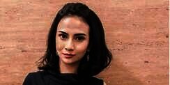Selfie di Mobil, Vanessa Angel Kepergok Bawa Tas Puluhan Juta