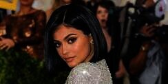 Foto Buat Majalah Dewasa, Kylie Jenner Pakai Karya Desainer Indonesia