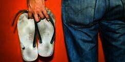 Doa Saat Sandal Putus di Tengah Perjalanan