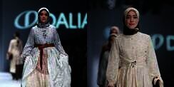 Deretan Artis Berhijab Melenggang di Jakarta Fashion Week 2020