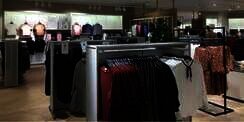 Sensasi Baru Belanja Sambil Ngopi Cantik di Store Baru H&M