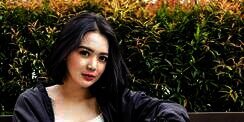 Godain Ariel Noah, Wika Salim: Aku Mau Jadi Ibu Anak-anakmu