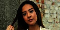 Busana Santai Akhir Pekan Anya Geraldine Bikin Riuh