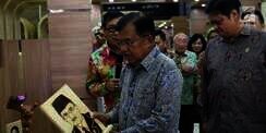 Jusuf Kalla Terima Penghargaan dari Muslim Choice Award