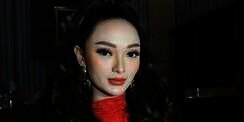 Mantan Zaskia Gotik Menikah, Wajah Istrinya Jadi Sorotan