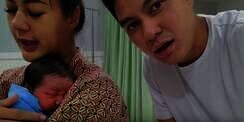 Belum Sehari Lahir, Wajah Bayi Baim dan Paula Sudah Muncul di Youtube