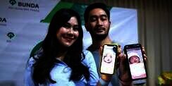 Foto Raut Bahagia Syahnaz dan Jeje Usai Kelahiran si Kembar