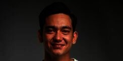Adipati Dolken Tampil dengan Rambut Pink, Acha Septriasa Beri Komentar Kocak