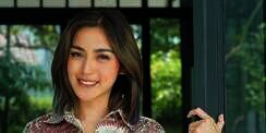 Lebih Santun, Gaya Jessica Iskandar Banjir Pujian