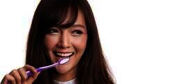 Merawat Kecantikan Bibir Cukup dengan Sikat Gigi