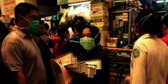 Warga Berburu Masker Usai 2 Warga Depok Positif Corona