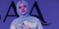 Gaya Hijab Putri Delina, Putri Sule yang Berparas Cantik