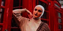 4 Inspirasi Gaya Padu Padan Hijab dan Turtleneck