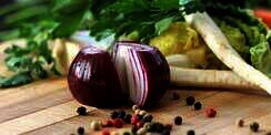 Taruh Bawang Merah Kupas di Ruangan Bisa Tangkal Corona, Cek Faktanya!