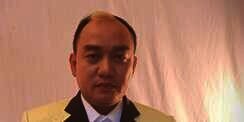 Sambil Menangis, Aziz Gagap Pamit dari Opera Van Java