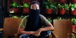4 Gaya Nyeleneh Soimah Saat Berjemur, Bikin Ngakak!