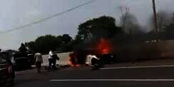 Video Detik-Detik Nissan GT-R Wakil Jaksa Agung Terbakar