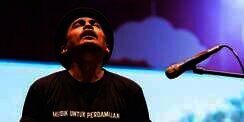 Air Mata Glenn Fredly Menetes Cerita Soal Putrinya di Konser Terakhir
