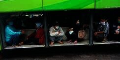 Viral Foto Penumpang Sembunyi di Bagasi Demi Bisa Mudik