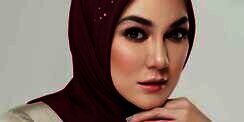 Berkerudung Bawakan Kajian Ramadhan, Luna Maya Cantik dan Anggun