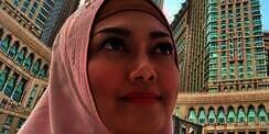7 Tahun Mualaf, Intip Deretan Gaya Hijab Bella Saphira