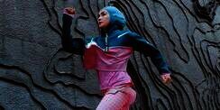 5 Inspirasi Hijab Sporty Style ala Soraya Larasati