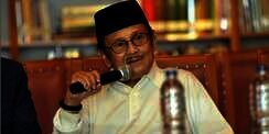 35 Kata-Kata Bijak BJ Habibie, Pesan Sarat Makna yang Selalu Abadi