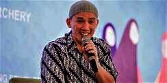 77 Kata-Kata Mutiara Ustadz Felix Siauw Tentang Cinta dan Perjalanan Hijrah