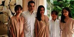 7 Tahun Sendiri, Ini Momen Hangat Lebaran Cut Tari dan Suami