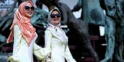 Penyebar Video Syur Mirip Syahrini Terus Pandangi Aisyahrani Saat Konpres