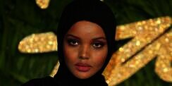 Hijabnya Dilecehkan, Halima Aden Beri Jawaban Menohok