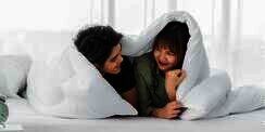 Kapan Waktu Tepat Berhubungan Intim Usai Melahirkan?