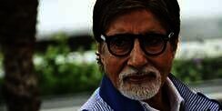 Aktor Senior Amitabh Bachchan dan Putranya Positif Covid-19