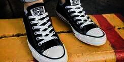 Heboh! Converse Keluarkan Sepatu 'Buluk' Harga Rp1,3 Juta