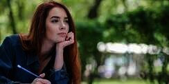Ciri-Ciri Puisi: Pengertian, Karakteristik, Jenis, Unsur, Struktur dan Contoh