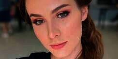 Cristina Surya, Bule Cantik Asal Rumania yang Kepincut Pria Indonesia