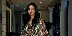 Belahan Kebaya Nia Ramadhani di Siraman Arya Bakrie Bikin Salfok