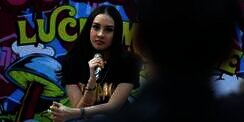 Serius Bisnis Vape, Intip Pesona Kecantikan Anya Geraldine