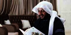 Detik-detik Syekh Ali Jaber Ditusuk Orang Tak Dikenal