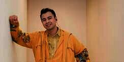 Tas Raffi Ahmad Dibongkar, Ada Parfum Prada yang Bikin Penasaran