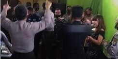 Viral Video Polisi dan Tentara Asyik Joget Ditemani Biduan