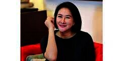 10 Potret Yurike Prastika, Artis Senior `Ratu Pantai Selatan` yang Awet Cantik