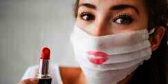 Tips Memakai Lipstik Saat Pandemik, Masker Pasti Bebas Cap Bibir!