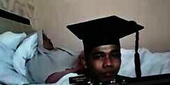 Cerita Mahasiswa di Medan Wisuda Online Sambil Tunggui Ibu yang Sakit