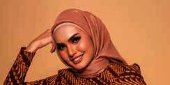 4 Tips Makeup Agar Tampil Menarik di Akhir Tahun