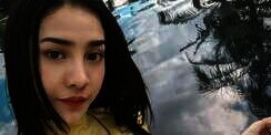 Berpose Menantang Saat Berenang, Bikini Anya Geraldine Bikin Riuh
